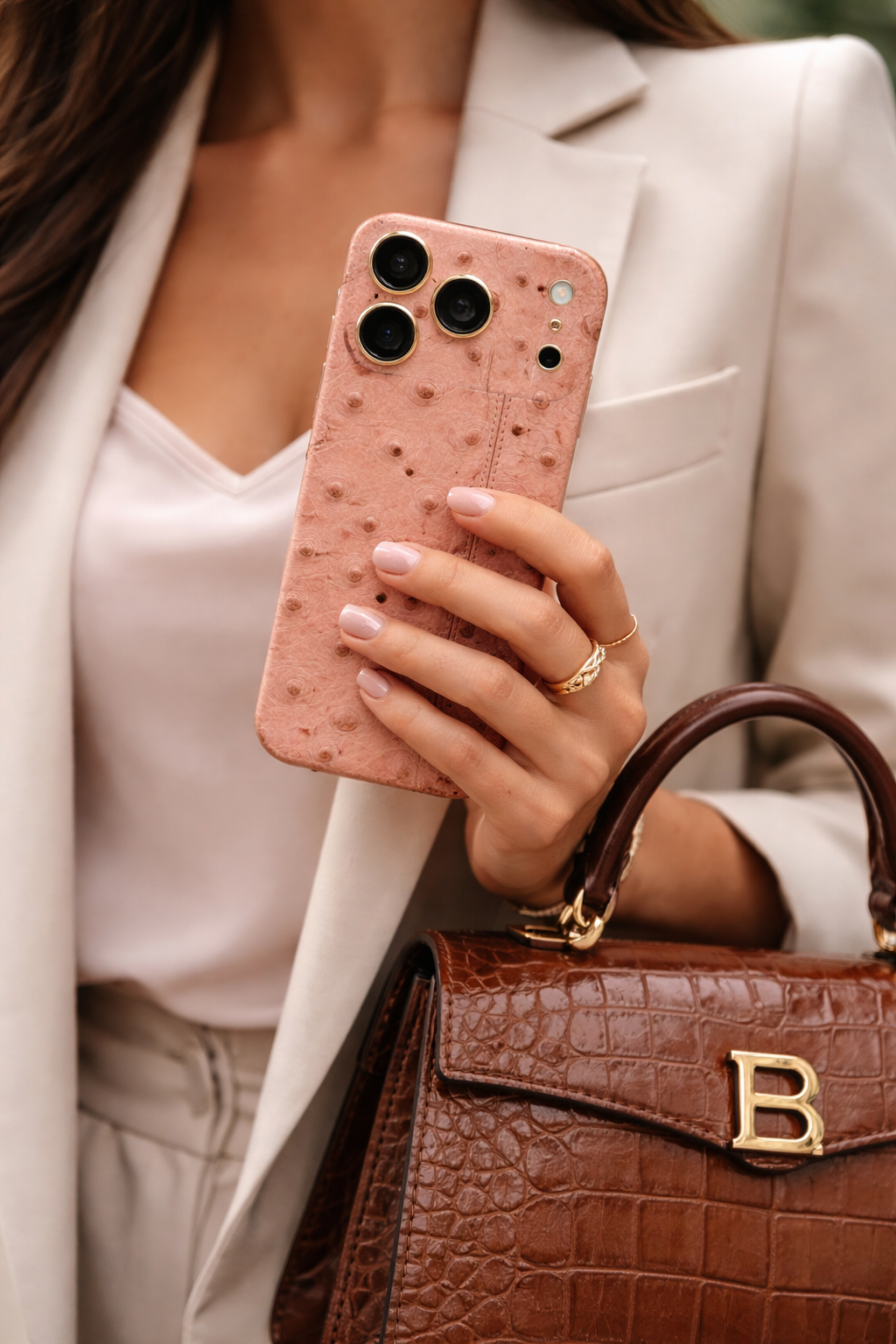 IPHONE 17 PRO OSTRICH PINK LEATHER EDITION